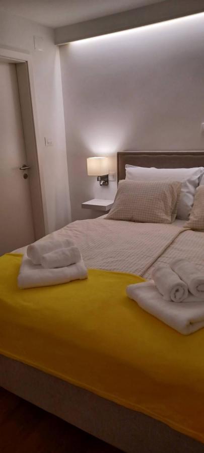 Studio Apartman Four Pearls คาร์โลวัตส์ ภายนอก รูปภาพ