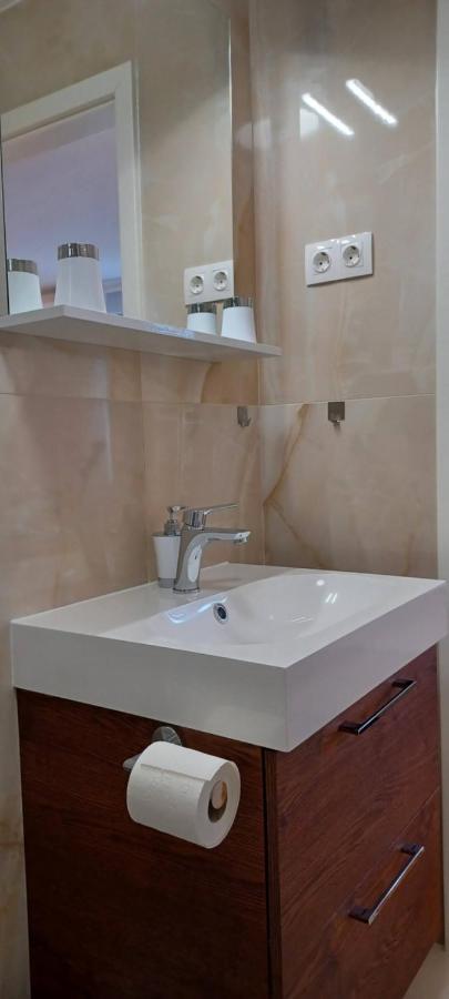 Studio Apartman Four Pearls คาร์โลวัตส์ ภายนอก รูปภาพ
